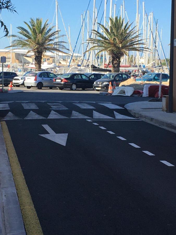 F2 Port De Canet Exterior photo
